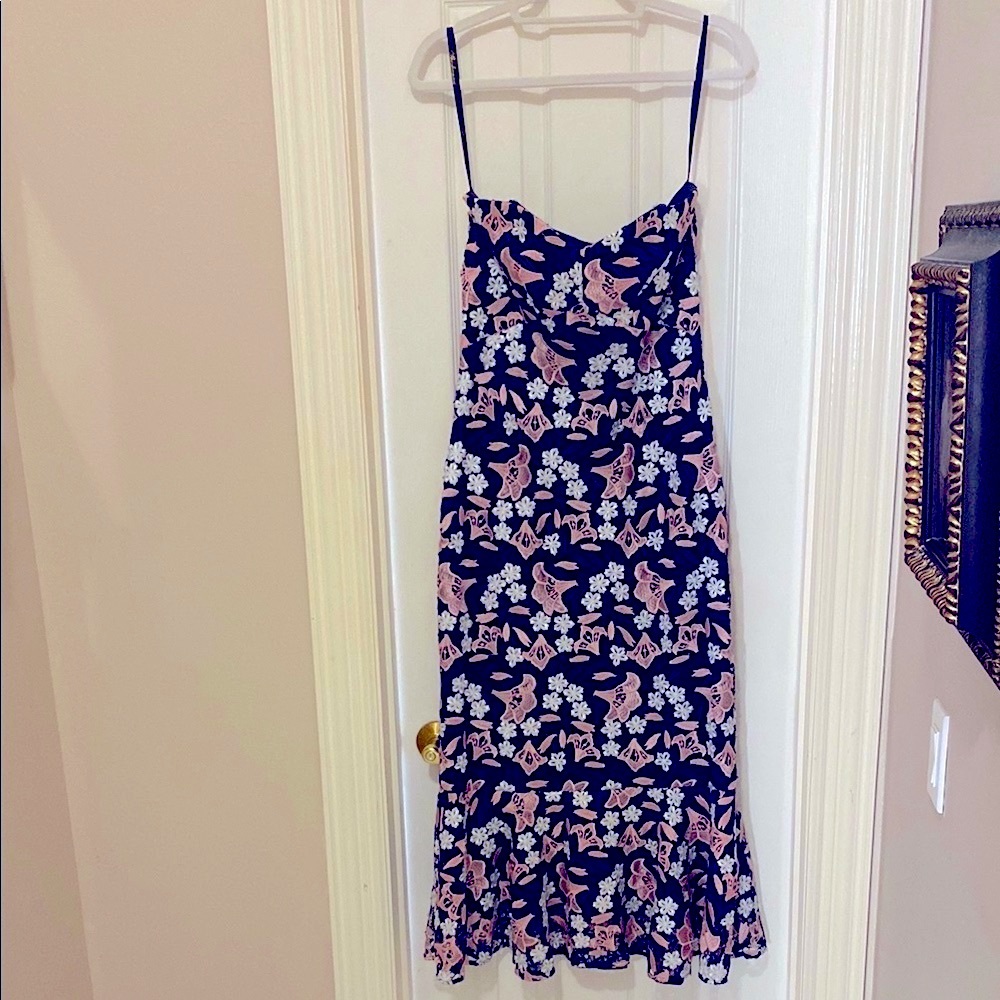 CHIC GORGEOUS DETAILED LACE STRAPLESS DRESS;MIDI;Fully Lined;Size 8💗;Worn Once - Picture 13 of 16